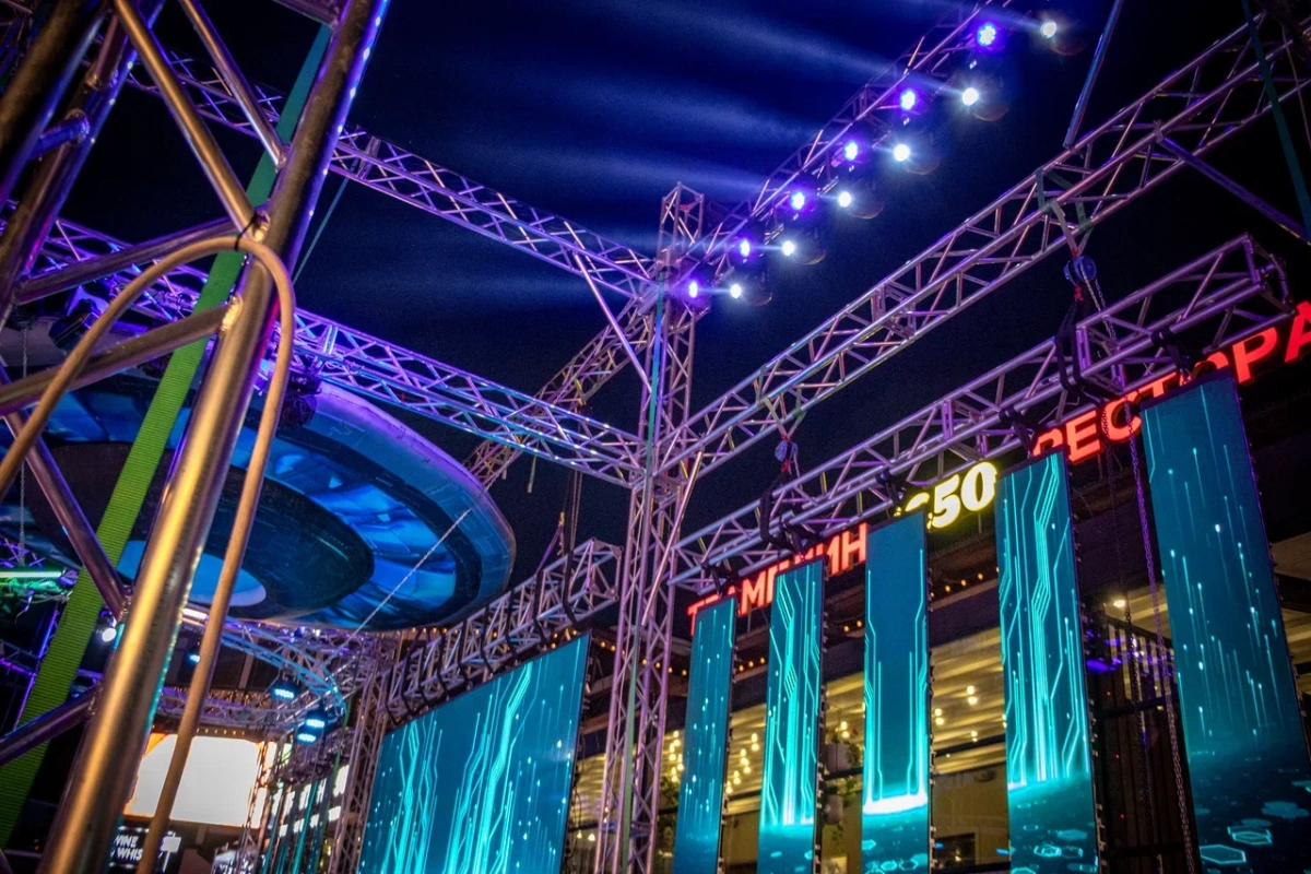 Техно-сказка «Новогоднее Сияние»: где технологии встречаются с волшебством!